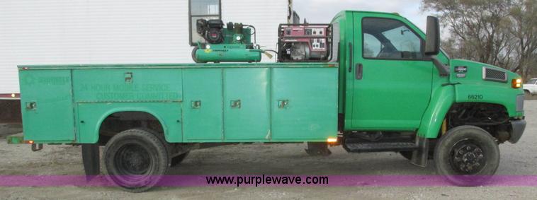image for item H1049 2005 GMC C4500 Topkick service truck