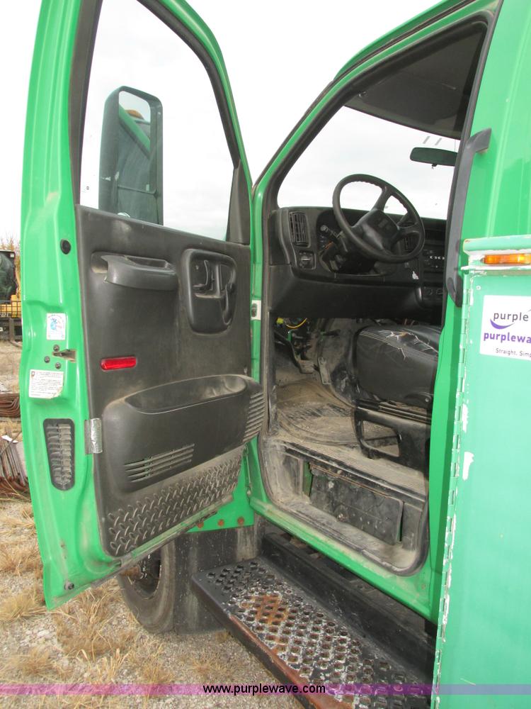 image for item H1049 2005 GMC C4500 Topkick service truck