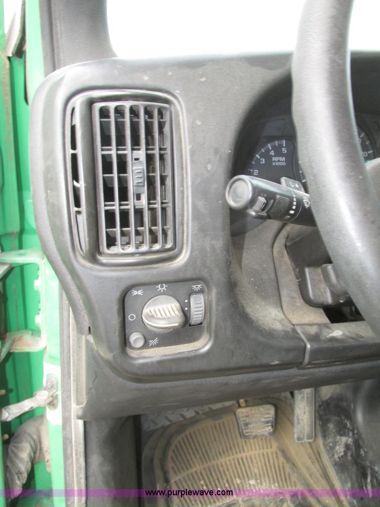 image for item H1049 2005 GMC C4500 Topkick service truck