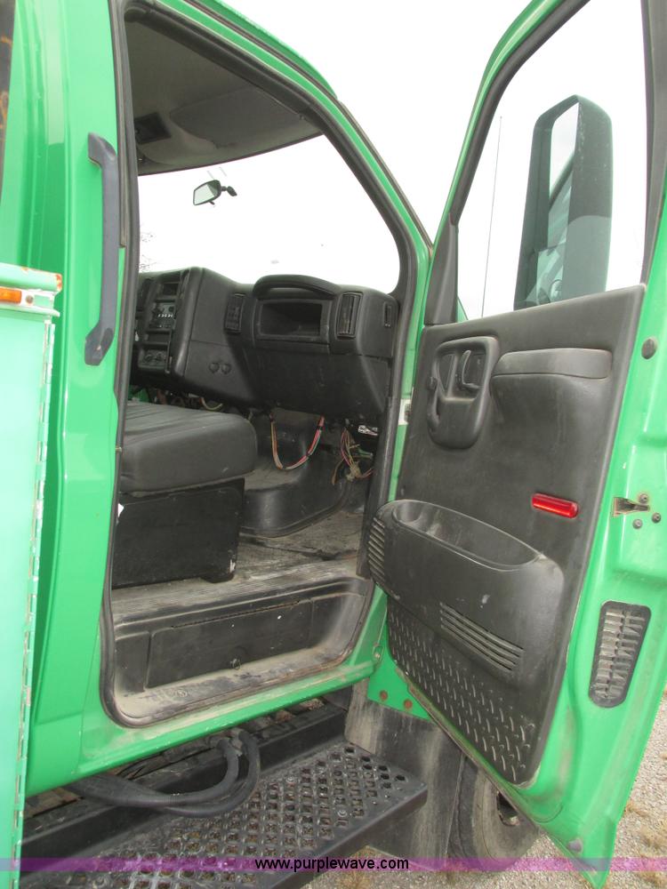 image for item H1049 2005 GMC C4500 Topkick service truck