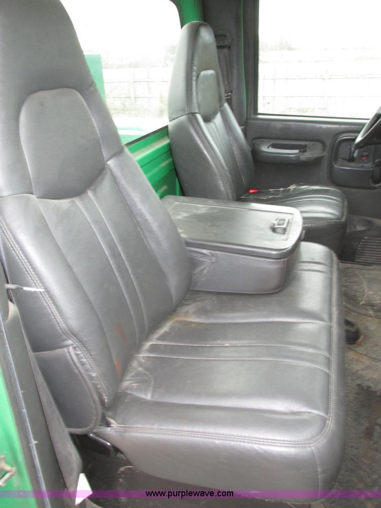 image for item H1049 2005 GMC C4500 Topkick service truck