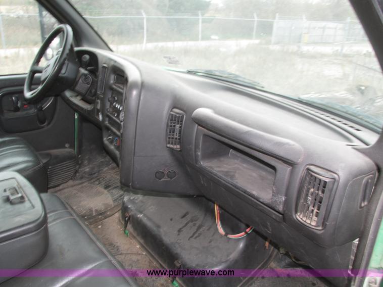 image for item H1049 2005 GMC C4500 Topkick service truck