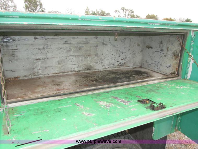 image for item H1049 2005 GMC C4500 Topkick service truck