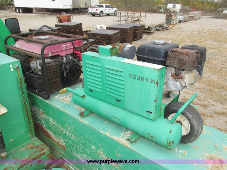 image for item H1049 2005 GMC C4500 Topkick service truck