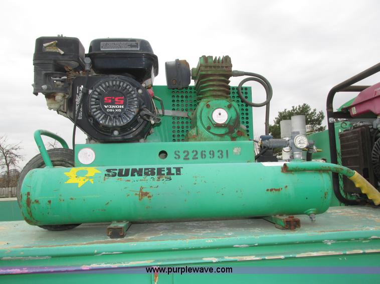 image for item H1049 2005 GMC C4500 Topkick service truck