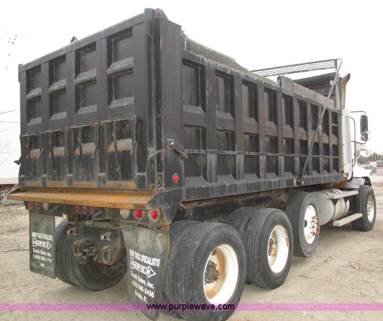image for item H1053 2001 Mack Vision CX613 dump truck