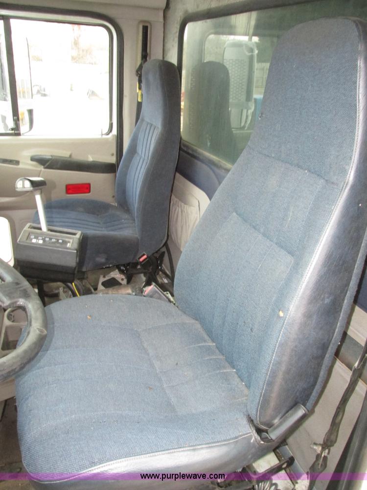 image for item H1053 2001 Mack Vision CX613 dump truck