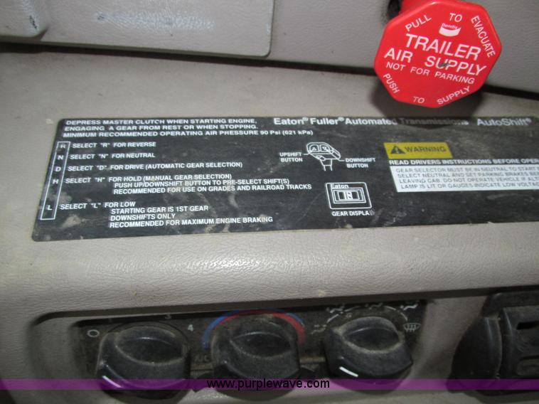 image for item H1053 2001 Mack Vision CX613 dump truck