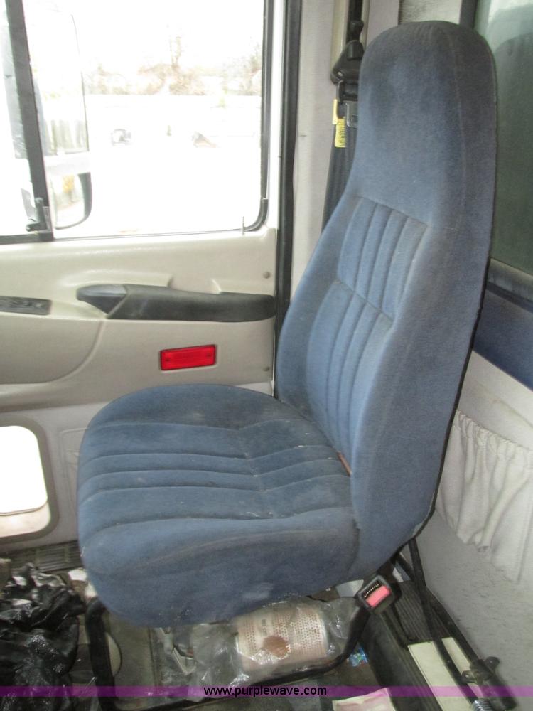 image for item H1053 2001 Mack Vision CX613 dump truck