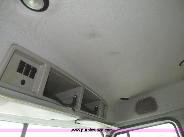 image for item H1053 2001 Mack Vision CX613 dump truck