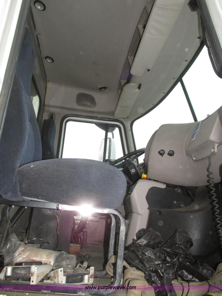 image for item H1053 2001 Mack Vision CX613 dump truck