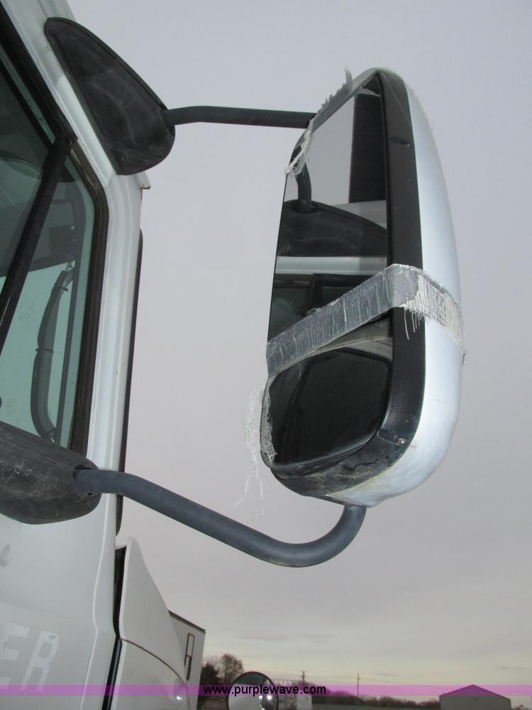 image for item H1053 2001 Mack Vision CX613 dump truck