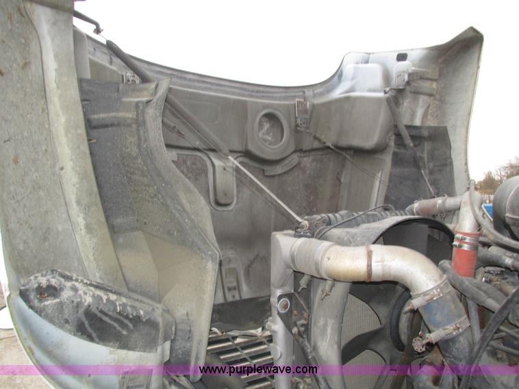 image for item H1053 2001 Mack Vision CX613 dump truck