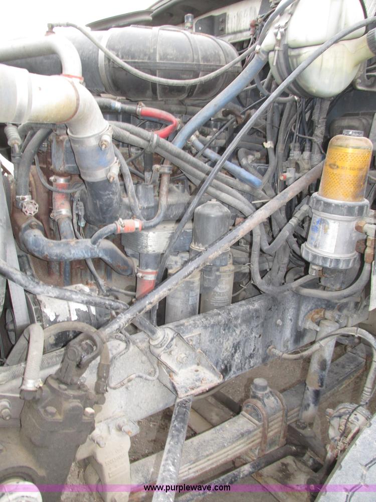 image for item H1053 2001 Mack Vision CX613 dump truck