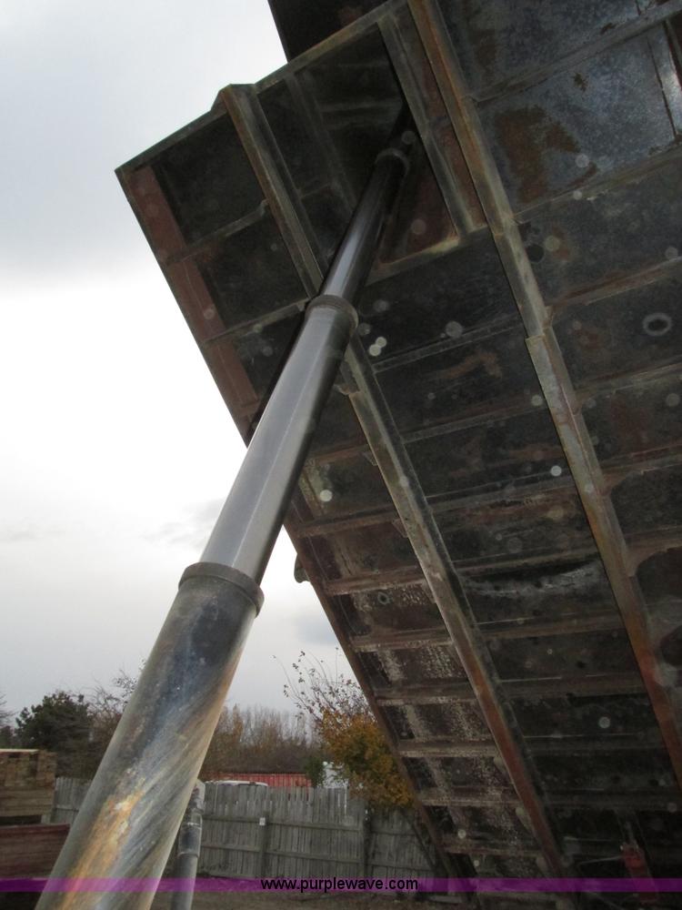 image for item H1053 2001 Mack Vision CX613 dump truck