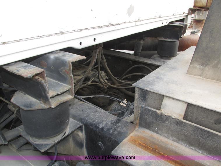 image for item H1053 2001 Mack Vision CX613 dump truck