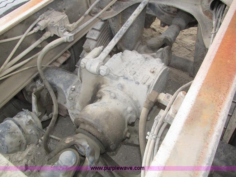 image for item H1053 2001 Mack Vision CX613 dump truck