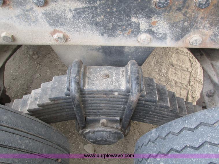 image for item H1053 2001 Mack Vision CX613 dump truck