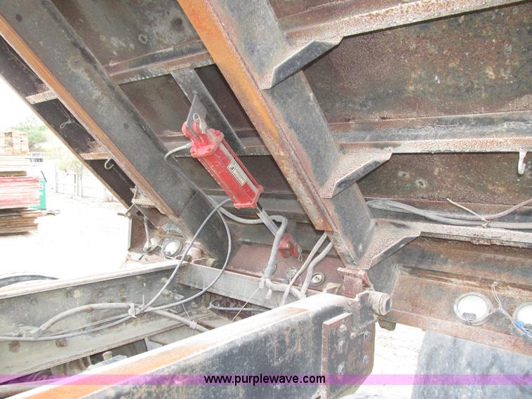 image for item H1053 2001 Mack Vision CX613 dump truck