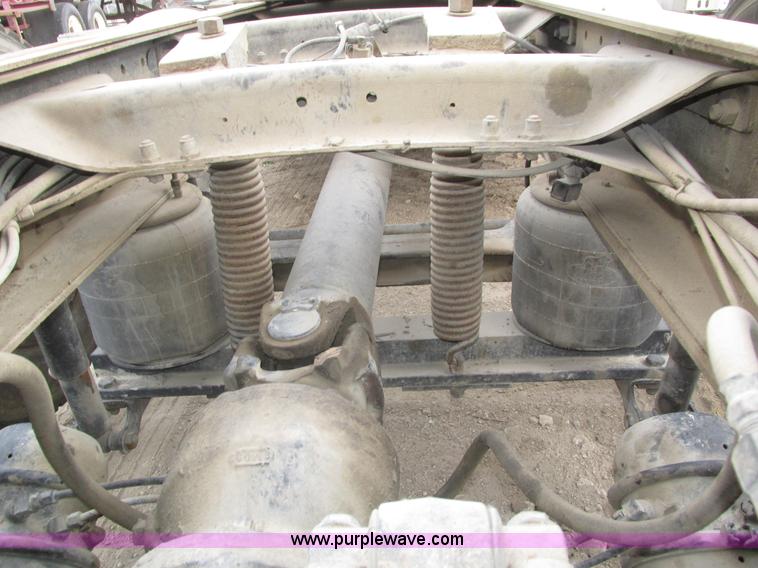 image for item H1053 2001 Mack Vision CX613 dump truck