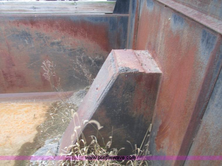 image for item H1053 2001 Mack Vision CX613 dump truck