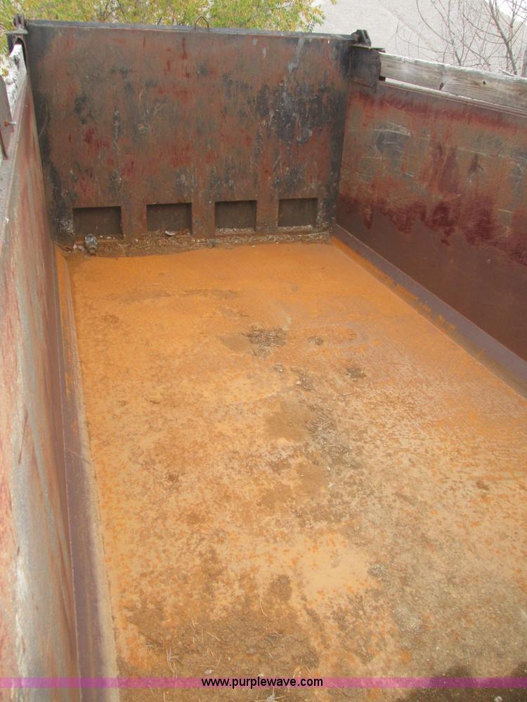 image for item H1053 2001 Mack Vision CX613 dump truck