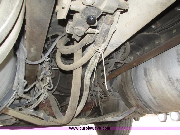 image for item H1053 2001 Mack Vision CX613 dump truck