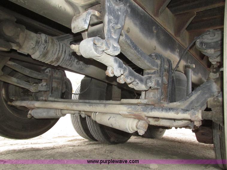 image for item H1053 2001 Mack Vision CX613 dump truck