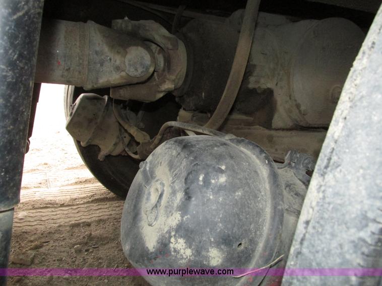 image for item H1053 2001 Mack Vision CX613 dump truck