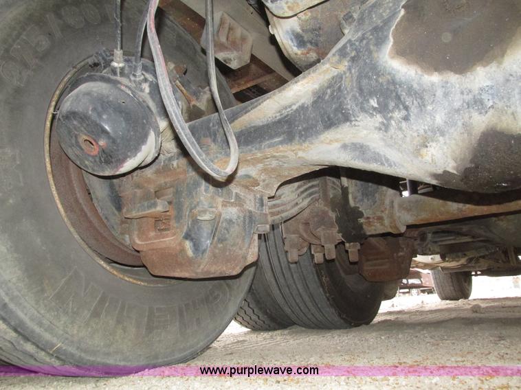 image for item H1053 2001 Mack Vision CX613 dump truck