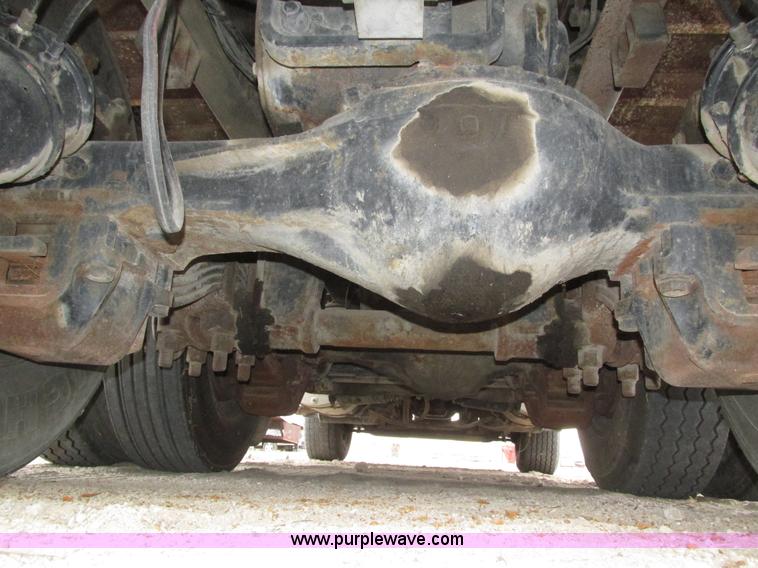 image for item H1053 2001 Mack Vision CX613 dump truck