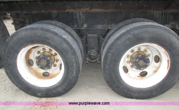 image for item H1053 2001 Mack Vision CX613 dump truck