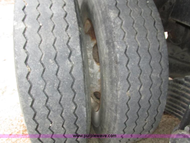 image for item H1053 2001 Mack Vision CX613 dump truck