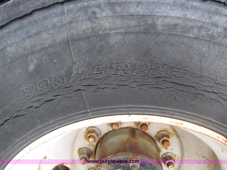 image for item H1053 2001 Mack Vision CX613 dump truck