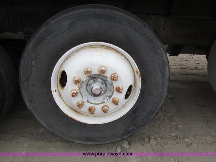 image for item H1053 2001 Mack Vision CX613 dump truck