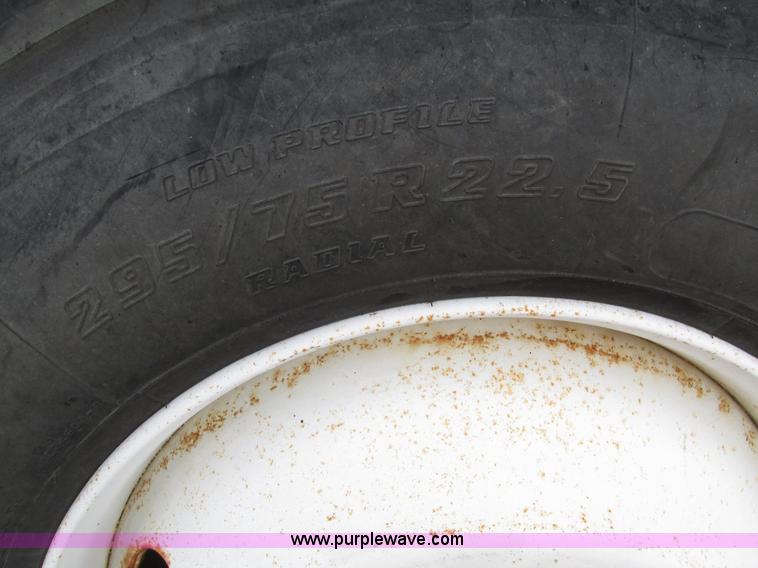 image for item H1053 2001 Mack Vision CX613 dump truck