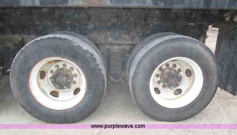 image for item H1053 2001 Mack Vision CX613 dump truck