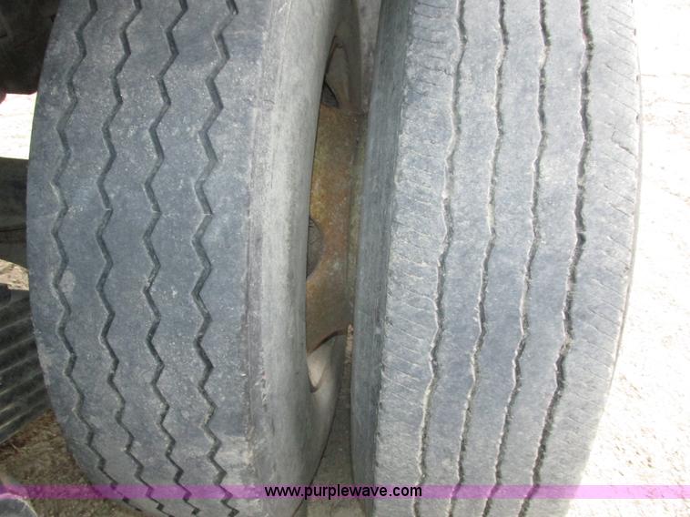 image for item H1053 2001 Mack Vision CX613 dump truck