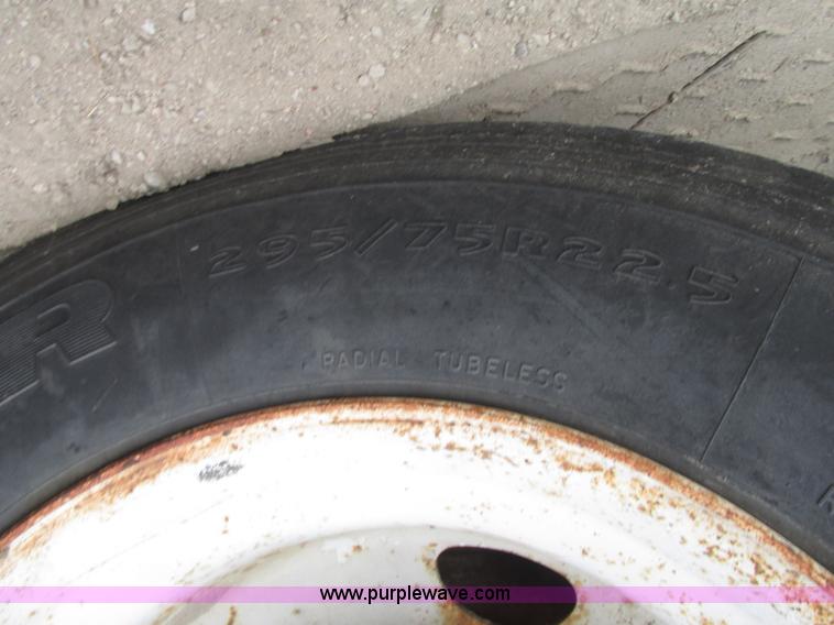 image for item H1053 2001 Mack Vision CX613 dump truck