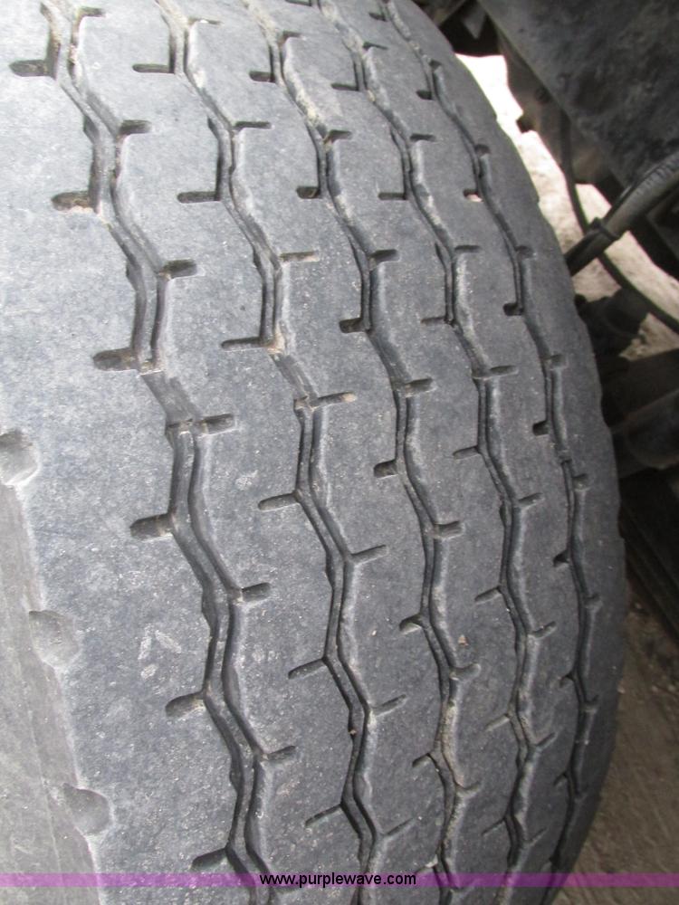 image for item H1053 2001 Mack Vision CX613 dump truck