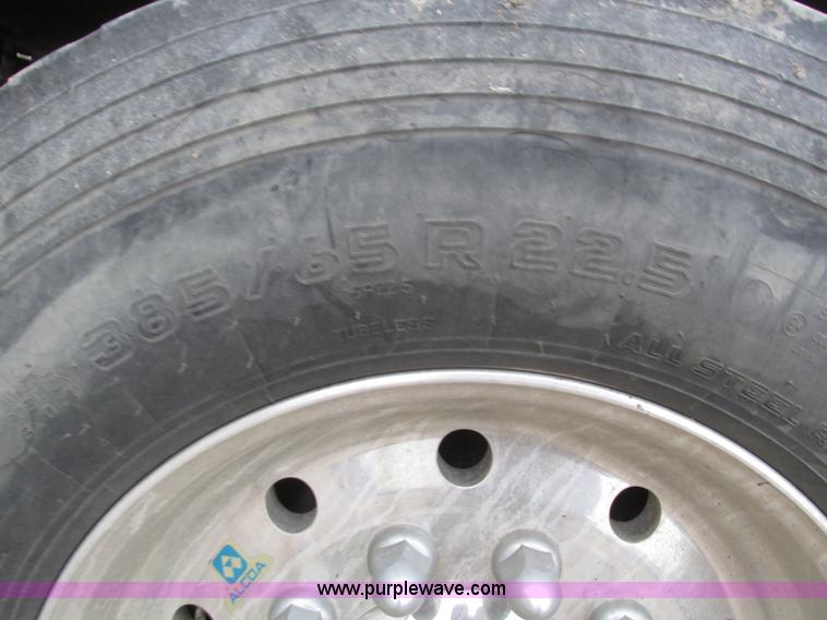 image for item H1053 2001 Mack Vision CX613 dump truck