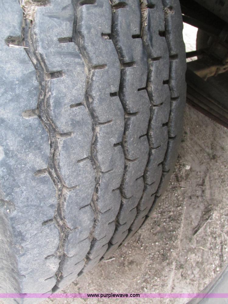 image for item H1053 2001 Mack Vision CX613 dump truck