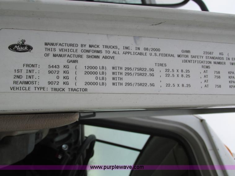 image for item H1053 2001 Mack Vision CX613 dump truck