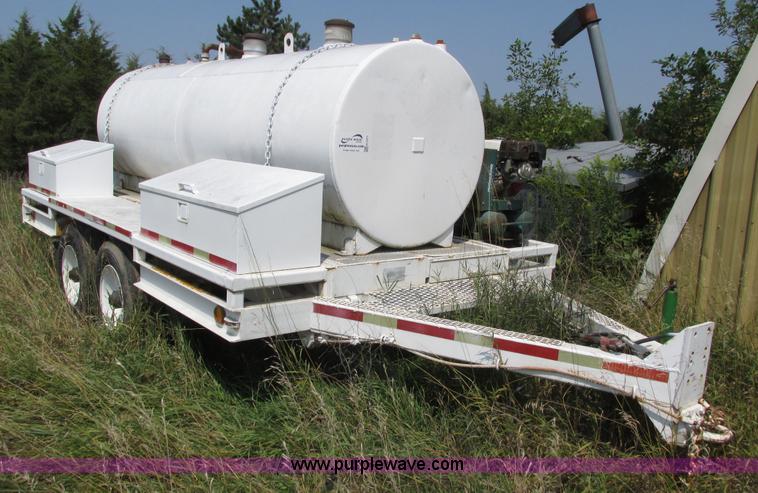image for item H1217 1987 Fleming fuel trailer