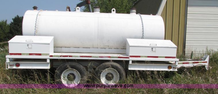 image for item H1217 1987 Fleming fuel trailer