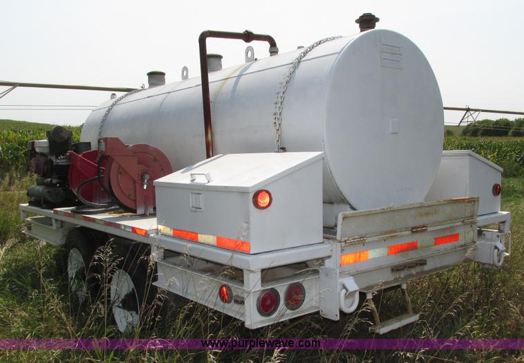 image for item H1217 1987 Fleming fuel trailer