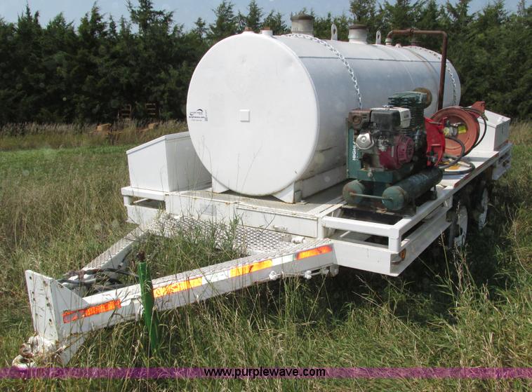 image for item H1217 1987 Fleming fuel trailer