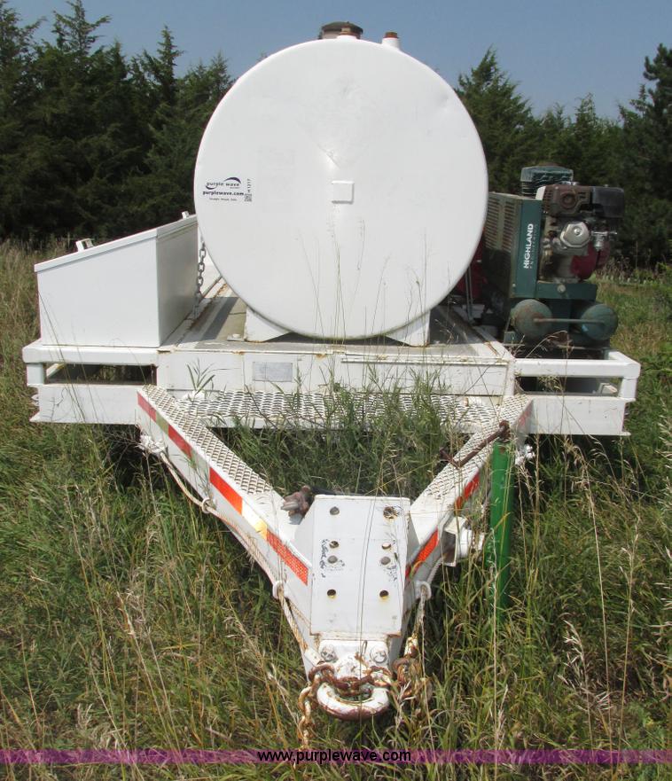 image for item H1217 1987 Fleming fuel trailer