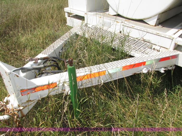 image for item H1217 1987 Fleming fuel trailer