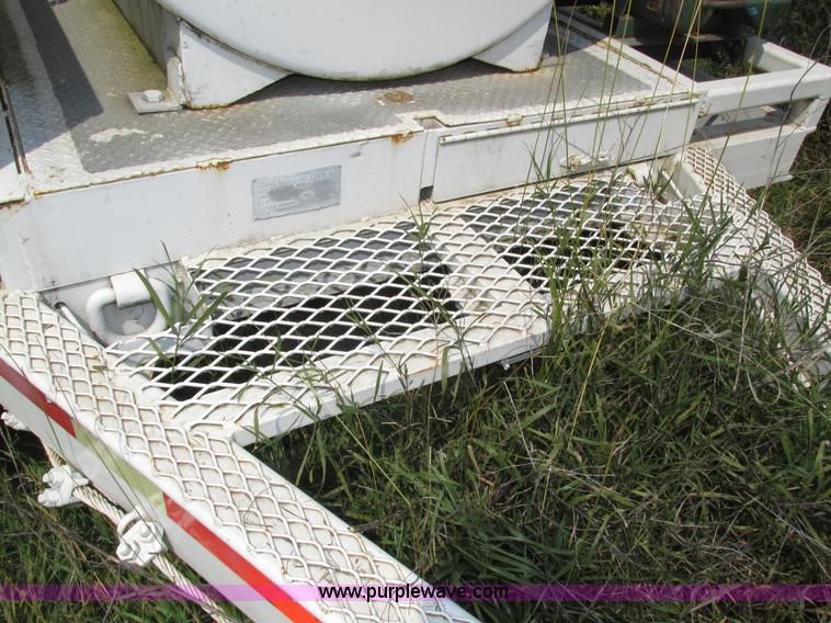 image for item H1217 1987 Fleming fuel trailer